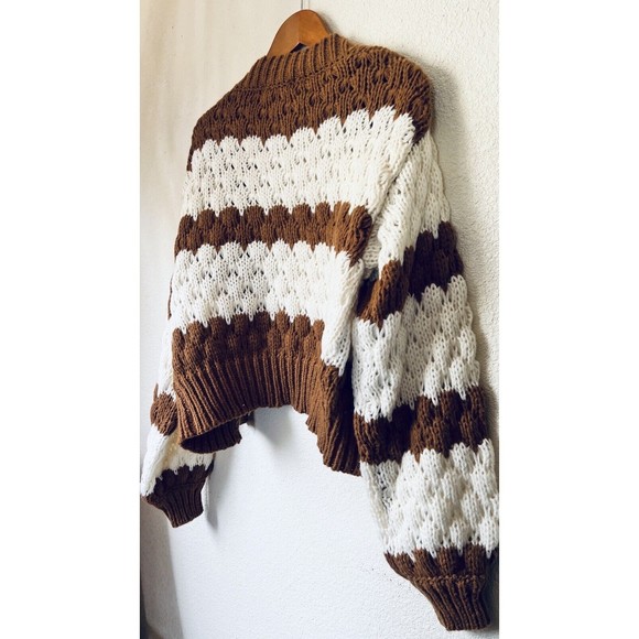 Carly Jean Los Angeles Brown and White Cardigan - Picture 5 of 6